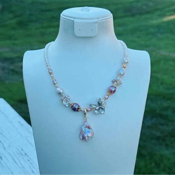 X623 Handmade Freshwater Baroque Pearl & Flower Pendant Necklace - Picture 1 of 13